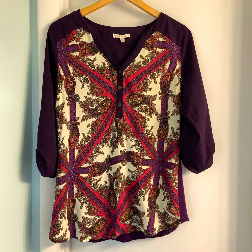 Skies Are Blue Paisley Printed Top Purple Back Size Small